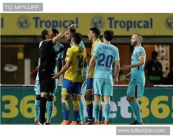 西甲激战巴萨点球大战逆转巴黎圣日耳曼引发争议判罚全场沸腾