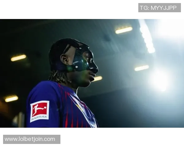 意甲惊现冷门曼联逆转莱比锡上演经典大战引发全场狂欢