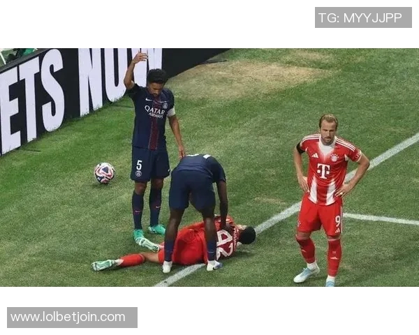 友谊赛精彩对决AC米兰与拜仁战成平局引发全场热烈反响