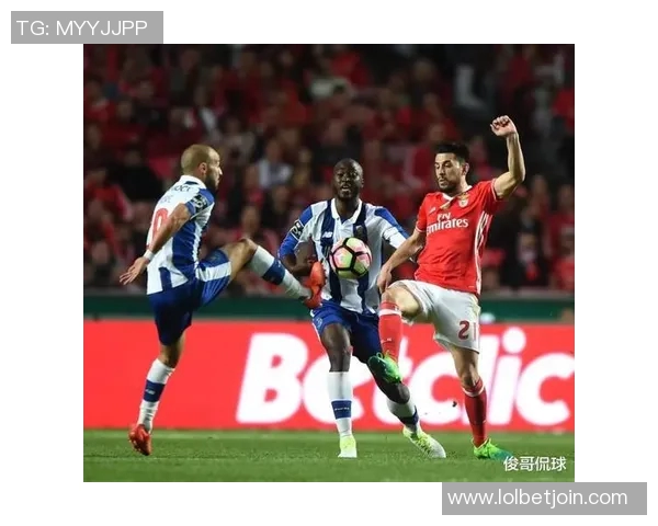 莱比锡大胜波尔图引发红牌争议赛场沸腾历史冷门再添一笔 莱比锡大胜波尔图引发红牌争议赛场沸腾历史冷门再添一笔