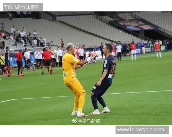 足总杯精彩对决波尔图狂胜里昂神扑瞬间成为全场焦点 足总杯精彩对决波尔图狂胜里昂神扑瞬间成为全场焦点